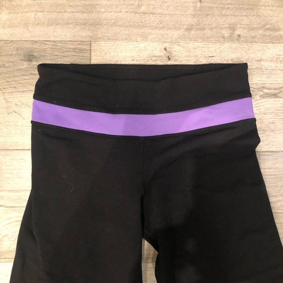 LULULEMON Black Crop reversible Leggings size 2 - Picture 2 of 7